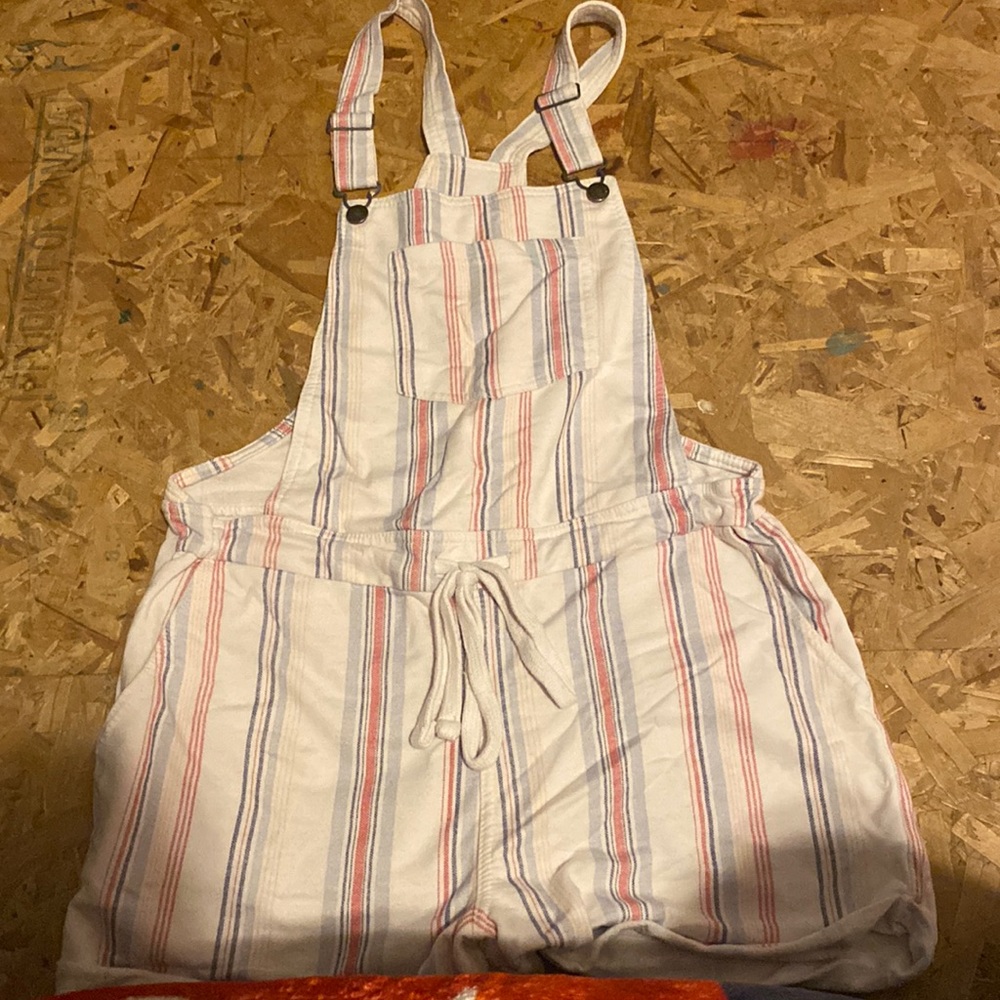 Overall shorts